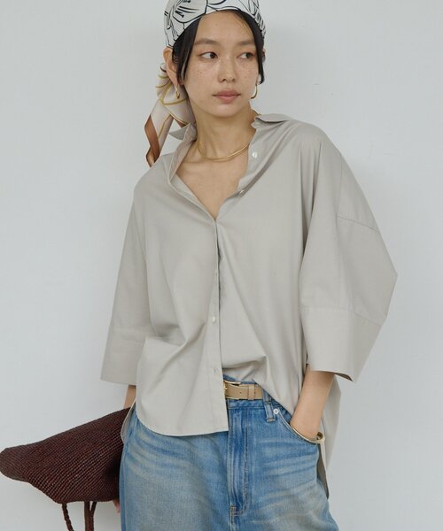 GALLARDAGALANTE(ガリャルダガランテ)の「ハーフスリーブシャツ(シャツ/ブラウス・レディース・グレイッシュベージュ/サックスブルー/ホワイト/ネイビー・FREE)」の18枚目の写真