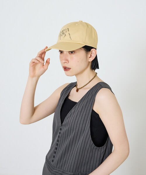 LY（エルワイ）の「【LY】Letter cap　レトロ 刺繍 ロゴ キャップ（キャップ・レディース・ライトグレー/ダークネイビー/イエロー・フリー）」の8枚目の写真