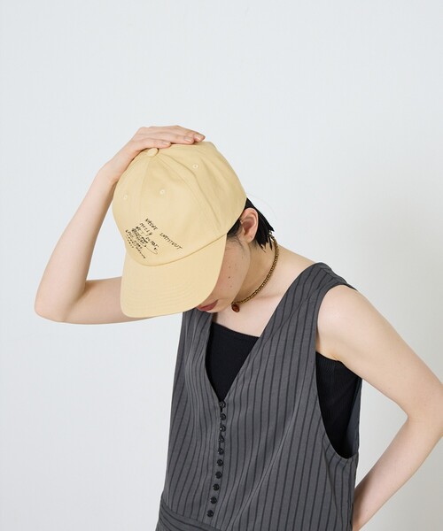 LY（エルワイ）の「【LY】Letter cap　レトロ 刺繍 ロゴ キャップ（キャップ・レディース・ライトグレー/ダークネイビー/イエロー・フリー）」の9枚目の写真