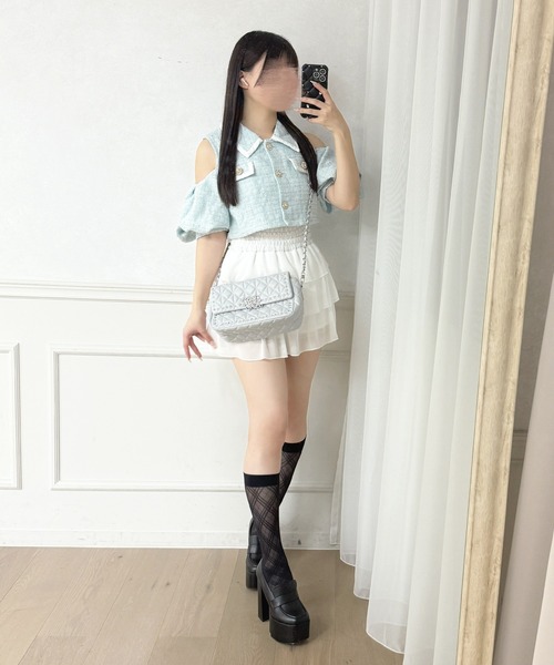 apres jour(アプレジュール)の「ビジューボタンパフスリーブツイードトップス(シャツ/ブラウス・レディース・ブラック/ライトブルー/ピンクベージュ/オフホワイト/ミント・フリー/X-LARGE)」の11枚目の写真