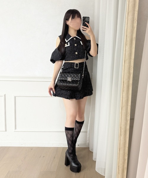 apres jour(アプレジュール)の「ビジューボタンパフスリーブツイードトップス(シャツ/ブラウス・レディース・ブラック/ライトブルー/ピンクベージュ/オフホワイト/ミント・フリー/X-LARGE)」の10枚目の写真