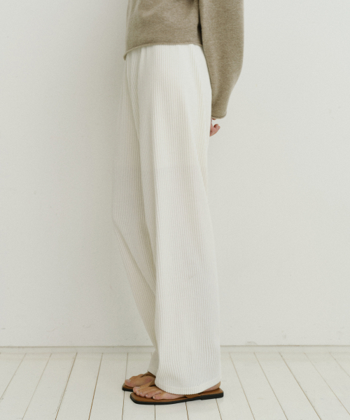 URAGO（ユラーゴ）の「Vertical banding pants（その他パンツ・レディース・ブラック/アイボリー・FREE）」の4枚目の写真