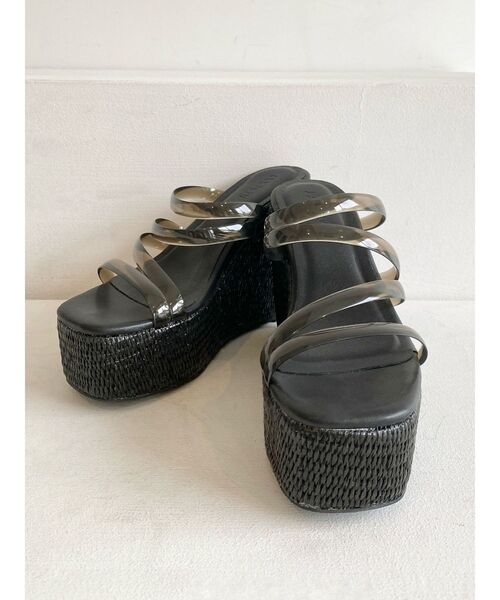 RESEXXY（リゼクシー）の「クリアウェッジサンダル（その他シューズ・レディース・ブラック/アイボリー・LARGE/MEDIUM/SMALL）」の2枚目の写真
