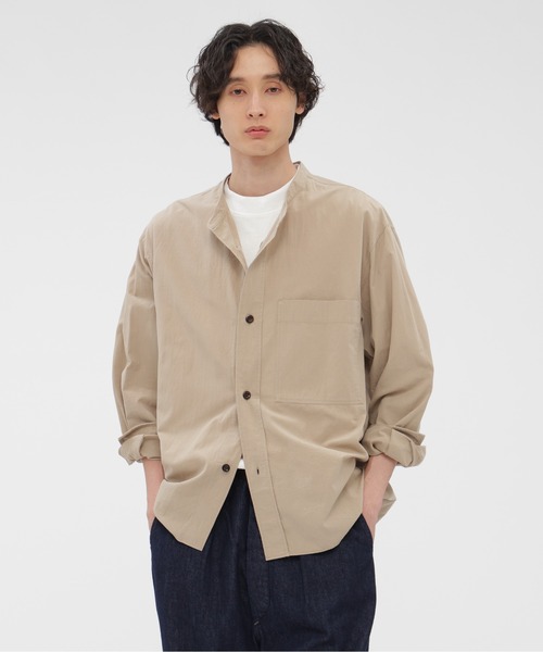 MHL.（エムエイチエル）の「WASHED DRY COTTON LINEN（シャツ/ブラウス・メンズ・チャコール/ベージュ・LARGE/MEDIUM/SMALL）」の2枚目の写真