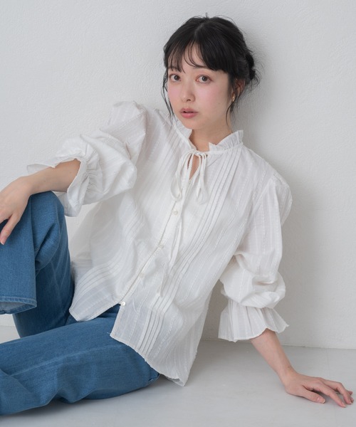 MISCH MASCH（ミッシュマッシュ）の「2026春夏新作 WEB限定 フリルカラー前リボンブラウス（シャツ/ブラウス・レディース・ホワイト/ブルー/イエロー・ﾌﾘ-）」の2枚目の写真