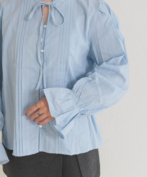 MISCH MASCH（ミッシュマッシュ）の「2026春夏新作 WEB限定 フリルカラー前リボンブラウス（シャツ/ブラウス・レディース・ホワイト/ブルー/イエロー・ﾌﾘ-）」の8枚目の写真