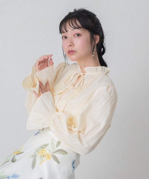 MISCH MASCH(ミッシュマッシュ)の「2026春夏新作 WEB限定 フリルカラー前リボンブラウス(シャツ/ブラウス・レディース・ホワイト/ブルー/イエロー・フリ-)」の12枚目の写真