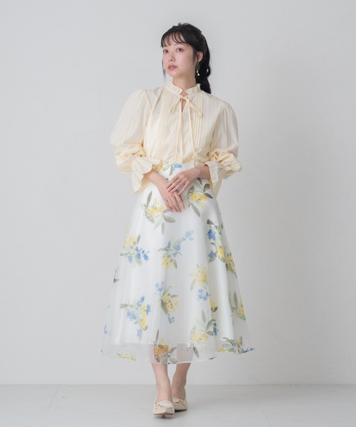 MISCH MASCH(ミッシュマッシュ)の「2026春夏新作 WEB限定 フリルカラー前リボンブラウス(シャツ/ブラウス・レディース・ホワイト/ブルー/イエロー・フリ-)」の16枚目の写真