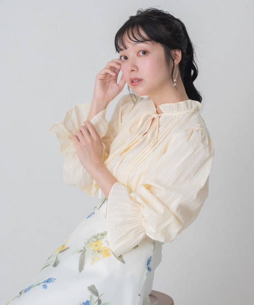 MISCH MASCH(ミッシュマッシュ)の「2026春夏新作 WEB限定 フリルカラー前リボンブラウス(シャツ/ブラウス・レディース・ホワイト/ブルー/イエロー・フリ-)」の15枚目の写真