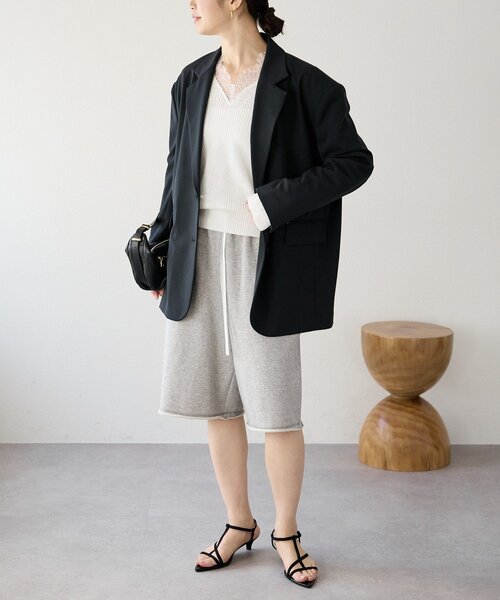 RIVE DROITE（リヴドロワ）の「【こなれ感抜群/接触冷感】ワイドショルダージャケット（テーラードジャケット・レディース・ブラック/ベージュ・FREE）」の4枚目の写真