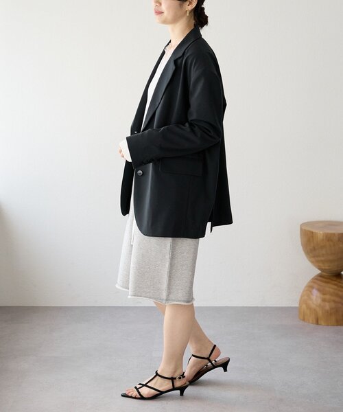 RIVE DROITE（リヴドロワ）の「【こなれ感抜群/接触冷感】ワイドショルダージャケット（テーラードジャケット・レディース・ブラック/ベージュ・FREE）」の5枚目の写真