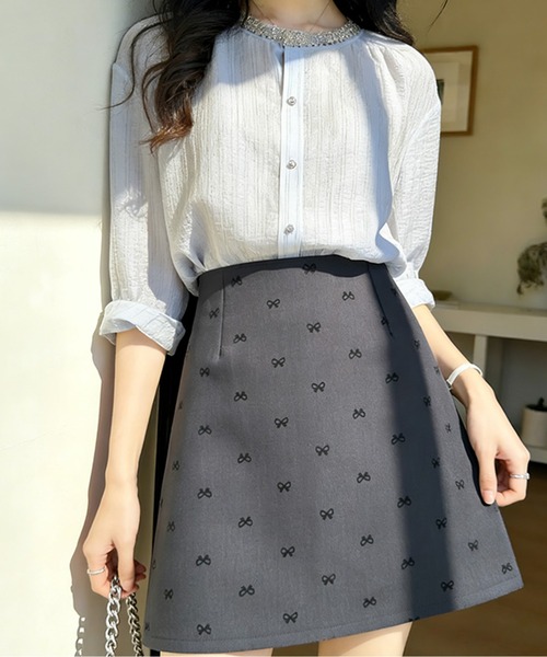 AMAJI(アマジ)の「リボン刺繍台形スカート(スカート・レディース・グレー/ブラック・SMALL/MEDIUM/LARGE/X-LARGE)」の3枚目の写真