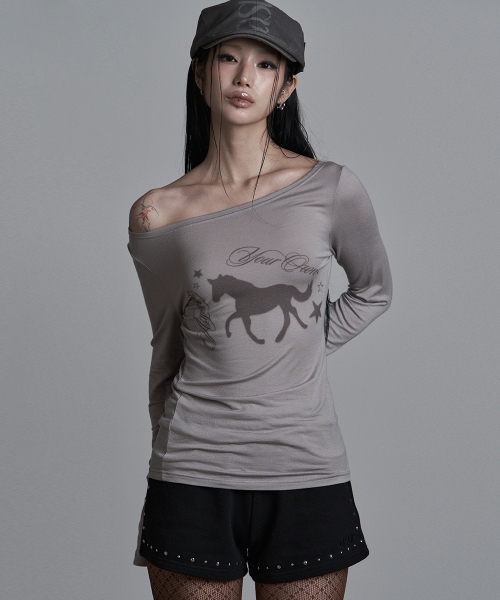 as you are（アズユーアー）の「ホースボートネックロングスリーブダークグレー（Tシャツ/カットソー・レディース・その他・OS）」の2枚目の写真