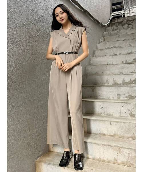 MURUA（ムルーア）の「デザインベルトワイドロンパース（つなぎ/オールインワン・レディース・ベージュ/グレー・FREE）」の2枚目の写真