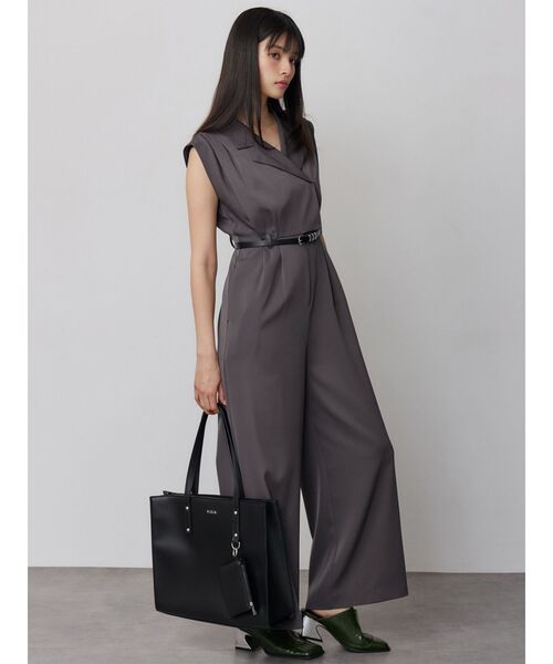 MURUA（ムルーア）の「デザインベルトワイドロンパース（つなぎ/オールインワン・レディース・ベージュ/グレー・FREE）」の6枚目の写真