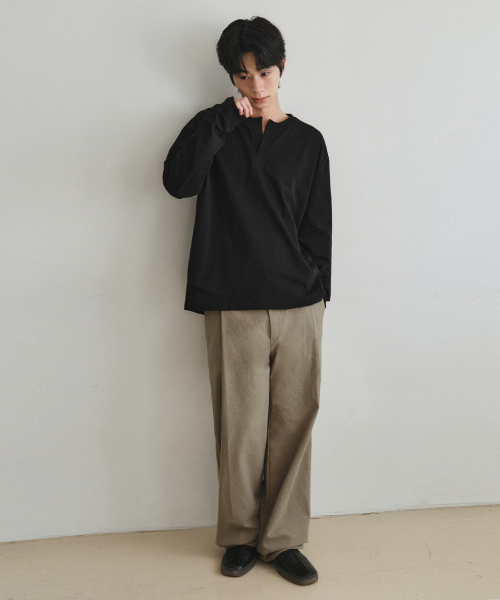 WEDNESDAY OASIS(ウェンズデーオアシス)の「アプリケトリムロングスリーブTシャツ_BLACK(W26TP04)(Tシャツ/カットソー・メンズ・ブラック・MEDIUM/LARGE)」の2枚目の写真