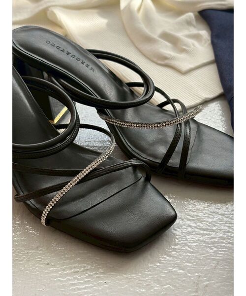 MERCURYDUO（マーキュリーデュオ）の「2WAYラメストラップサンダル（サンダル・レディース・ブラック/イエロー・38/36）」の3枚目の写真