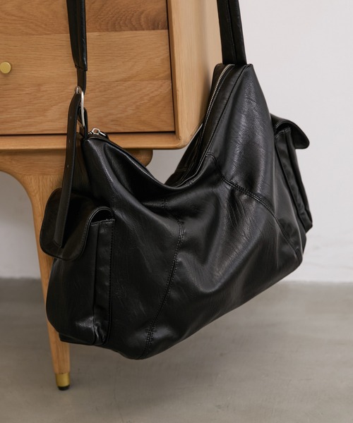 LUENNA(ルエナ)の「【LUENNA】Loose Big Shoulder Bag / ルーズビッグショルダーバッグ(ショルダーバッグ・メンズ・ブラック・FREE)」の10枚目の写真