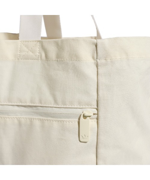 adidas(アディダス)の「adidas originals FIFA World Cup 26 Mascot Tote(アディダスオリジナルス FIFA ワールドカップ 26 マスコット トートバッグ)(トートバッグ・メンズ・ホワイト系・ONE SIZE)」の5枚目の写真
