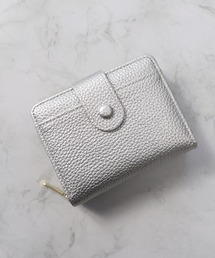 Blanc Pomme（ブランポム）の「二つ折り財布 （フラップ付き）（財布）」