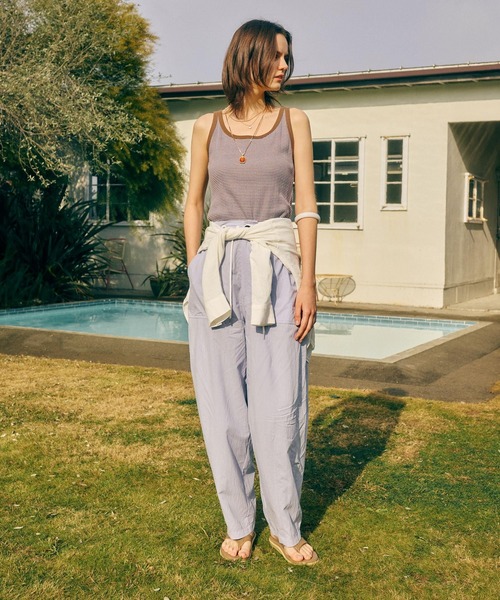 BAYFLOW（ベイフロー）の「[インナーのストラップが見えにくい仕様]コンフォートタンクトップ（タンクトップ・レディース・ブラック/ブラウン/レッド/オフホワイト・SMALL/MEDIUM）」の5枚目の写真