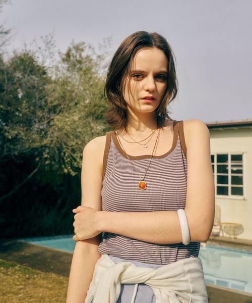 BAYFLOW（ベイフロー）の「[インナーのストラップが見えにくい仕様]コンフォートタンクトップ（タンクトップ・レディース・ブラック/ブラウン/レッド/オフホワイト・SMALL/MEDIUM）」の6枚目の写真