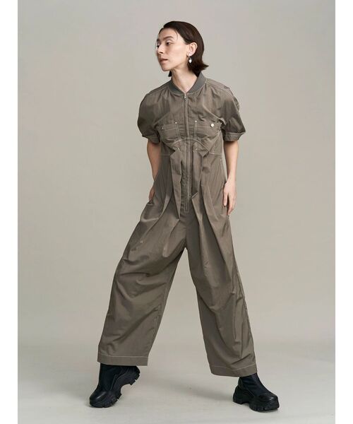 UN3D.（アンスリード）の「TRIANGLE TUCK STITCH AIO / トライアングルタックステッチオールインワン（つなぎ/オールインワン・レディース・グレー/ブラック・38/36）」の6枚目の写真