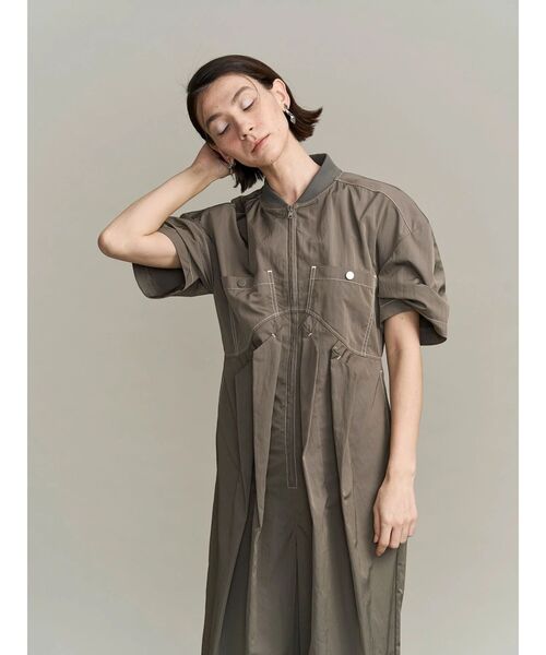 UN3D.（アンスリード）の「TRIANGLE TUCK STITCH AIO / トライアングルタックステッチオールインワン（つなぎ/オールインワン・レディース・グレー/ブラック・38/36）」の9枚目の写真