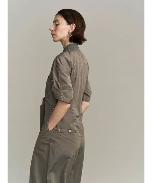 UN3D.（アンスリード）の「TRIANGLE TUCK STITCH AIO / トライアングルタックステッチオールインワン（つなぎ/オールインワン・レディース・グレー/ブラック・38/36）」の10枚目の写真