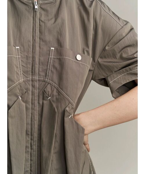 UN3D.（アンスリード）の「TRIANGLE TUCK STITCH AIO / トライアングルタックステッチオールインワン（つなぎ/オールインワン・レディース・グレー/ブラック・38/36）」の12枚目の写真