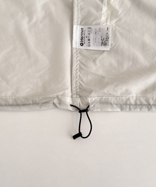 CANAL JEAN(キャナルジーン)の「Marmot Super Light Remote Jacket(ナイロンジャケット・レディース・オフホワイト/ネイビー・LARGE/MEDIUM/SMALL)」の15枚目の写真