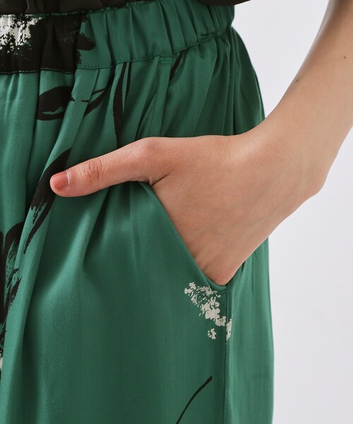 THE SHOP TK （ザ ショップ ティーケー ）の「花柄レーヨンパンツ（その他パンツ・レディース・ブラック系/グリーン系その他2・99）」の4枚目の写真