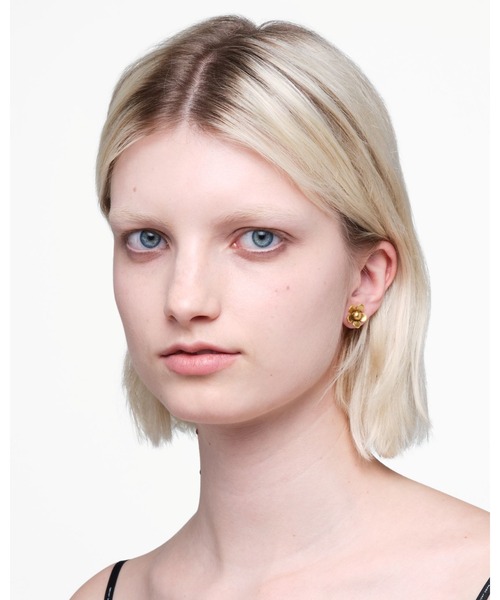 MARC JACOBS（マークジェイコブス）の「【NEW】DAISY STUD EARRINGS/デイジー スタッド ピアス（ピアス（両耳用）・レディース・ゴールド系その他/シルバー系その他・ONE SIZE）」の5枚目の写真