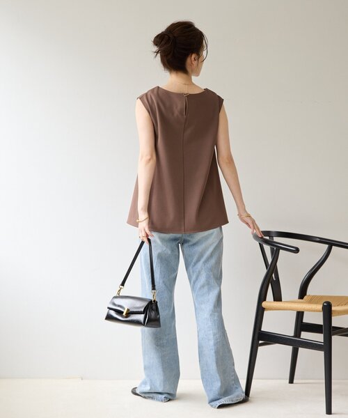 DISCOAT(ディスコート)の「【Noka/WEB限定】カットジョーゼットプレートTシャツ(Tシャツ/カットソー・レディース・モカ/ブラック/オフホワイト・FREE)」の21枚目の写真