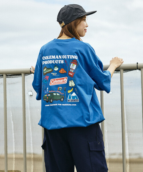COLEMAN（コールマン）の「Coleman/コールマン 別注 Trekking Goods バックプリント スピンドルTシャツ（Tシャツ/カットソー・メンズ・チャコールグレー/ホワイト/ライトグレー/ブルー・MEDIUM/SMALL/LARGE）」の4枚目の写真