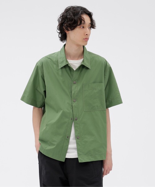 MHL.(エムエイチエル)の「COTTON NYLON VOILE(シャツ/ブラウス・メンズ・チャコール/グリーン・SMALL/MEDIUM/LARGE)」の2枚目の写真