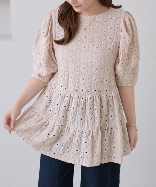 apres jour clair(アプレジュールクレア)の「【apres jour clair】フラワーレースティアードプルオーバー(Tシャツ/カットソー・レディース・ブラック/ベージュ/アイボリー・X-LARGE/フリー)」の3枚目の写真