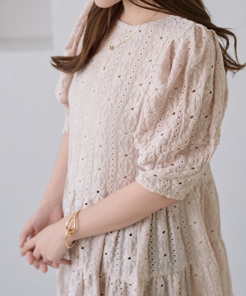 apres jour clair(アプレジュールクレア)の「【apres jour clair】フラワーレースティアードプルオーバー(Tシャツ/カットソー・レディース・ブラック/ベージュ/アイボリー・X-LARGE/フリー)」の19枚目の写真