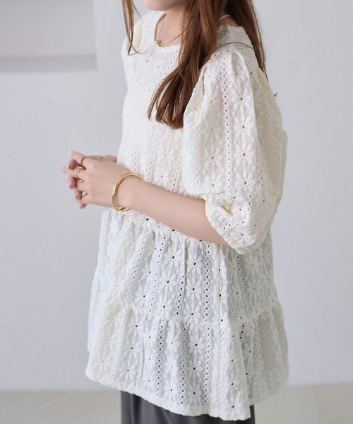 apres jour clair(アプレジュールクレア)の「【apres jour clair】フラワーレースティアードプルオーバー(Tシャツ/カットソー・レディース・ブラック/ベージュ/アイボリー・X-LARGE/フリー)」の5枚目の写真