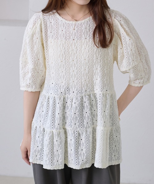 apres jour clair(アプレジュールクレア)の「【apres jour clair】フラワーレースティアードプルオーバー(Tシャツ/カットソー・レディース・ブラック/ベージュ/アイボリー・X-LARGE/フリー)」の7枚目の写真