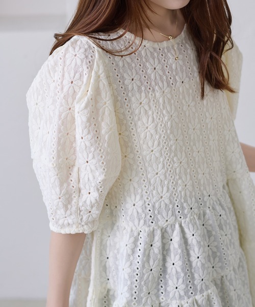 apres jour clair(アプレジュールクレア)の「【apres jour clair】フラワーレースティアードプルオーバー(Tシャツ/カットソー・レディース・ブラック/ベージュ/アイボリー・X-LARGE/フリー)」の9枚目の写真