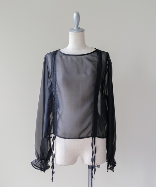 DOLLUPOOPS(ドールアップウップス)の「Sheer Gather Ribbon Blouse(シアーギャザーリボンブラウス)(シャツ/ブラウス・レディース・ライトグレー/ブラック・FREE)」の2枚目の写真