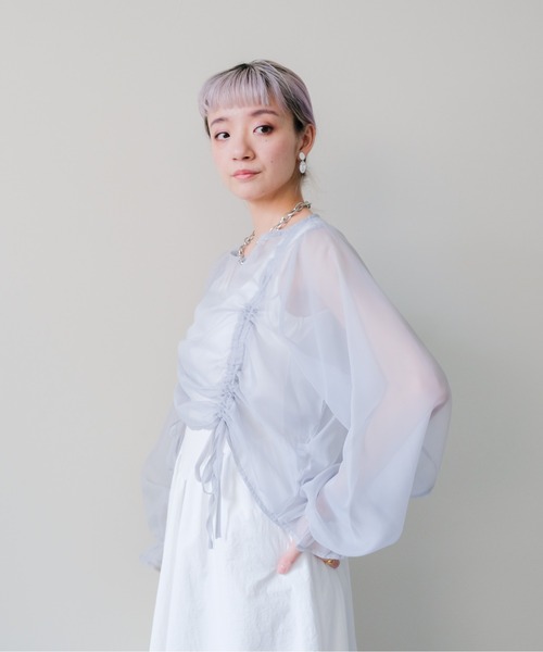 DOLLUPOOPS(ドールアップウップス)の「Sheer Gather Ribbon Blouse(シアーギャザーリボンブラウス)(シャツ/ブラウス・レディース・ライトグレー/ブラック・FREE)」の5枚目の写真