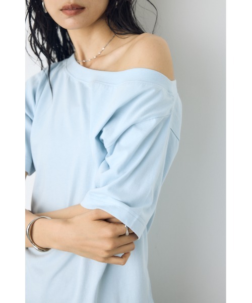 AZUL by moussy（アズールバイマウジー）の「【サイズ,身長別画像あり】【接触冷感】ひんやり♪クールタッチワンショルダーカットトップス　夏服　春服（Tシャツ/カットソー・レディース・ライトブラック/オフホワイト/ベージュ/ライトブルー・MEDIUM/SMALL）」の15枚目の写真