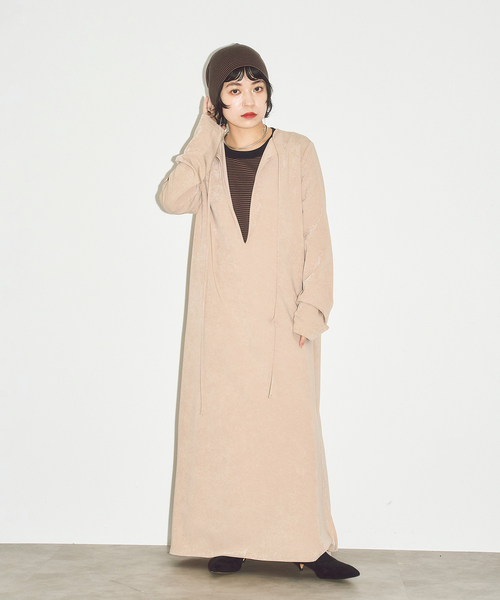 CITYSHOP（シティーショップ）の「《追加》VELVET LEAN KAFTAN DRESS：ワンピース（ワンピース・レディース・ベージュ/ブラック・36/38）」の14枚目の写真