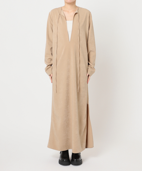 CITYSHOP(シティーショップ)の「《追加》VELVET LEAN KAFTAN DRESS:ワンピース(ワンピース・レディース・ベージュ/ブラック・36/38)」の4枚目の写真