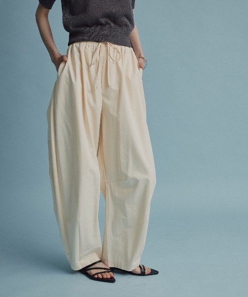 W:Huku(フーク)の「【W:Huku / スムースタッチコットン】バレルレッグ イージーパンツ / Smooth Touch Cotton Easy Pants(その他パンツ・レディース・ベージュ系その他/ブラック/オフホワイト・FREE)」の3枚目の写真
