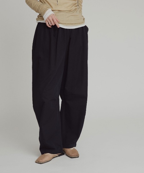 W:Huku(フーク)の「【W:Huku / スムースタッチコットン】バレルレッグ イージーパンツ / Smooth Touch Cotton Easy Pants(その他パンツ・レディース・ベージュ系その他/ブラック/オフホワイト・FREE)」の17枚目の写真