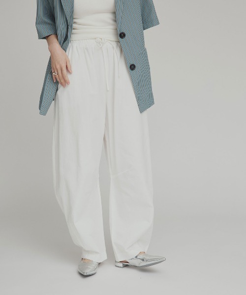 W:Huku(フーク)の「【W:Huku / スムースタッチコットン】バレルレッグ イージーパンツ / Smooth Touch Cotton Easy Pants(その他パンツ・レディース・ベージュ系その他/ブラック/オフホワイト・FREE)」の9枚目の写真