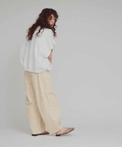 W:Huku(フーク)の「【W:Huku / スムースタッチコットン】バレルレッグ イージーパンツ / Smooth Touch Cotton Easy Pants(その他パンツ・レディース・ベージュ系その他/ブラック/オフホワイト・FREE)」の15枚目の写真